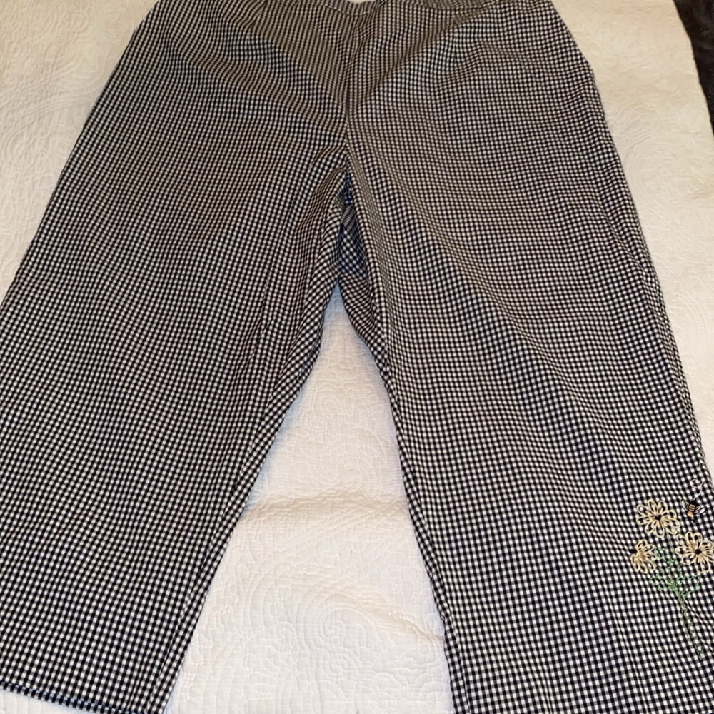 Size 18 Alfred Dunner, Black and White Checked pull on pants